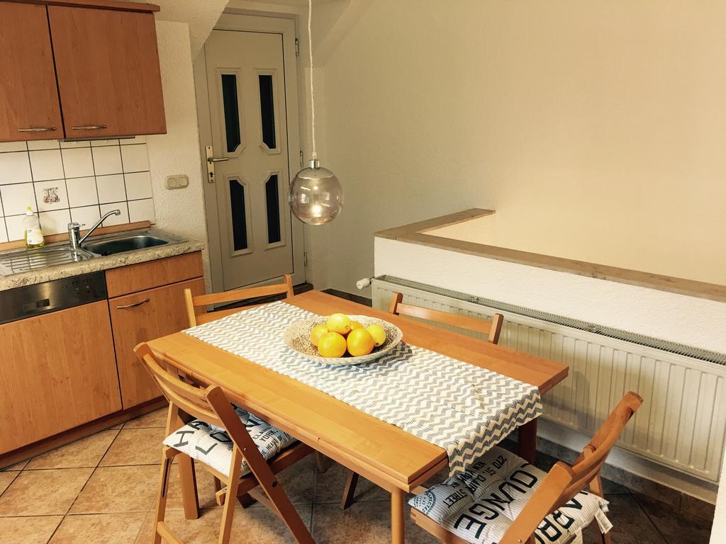 Ferienwohnung In Domnaehe Ерфурт Екстериор снимка